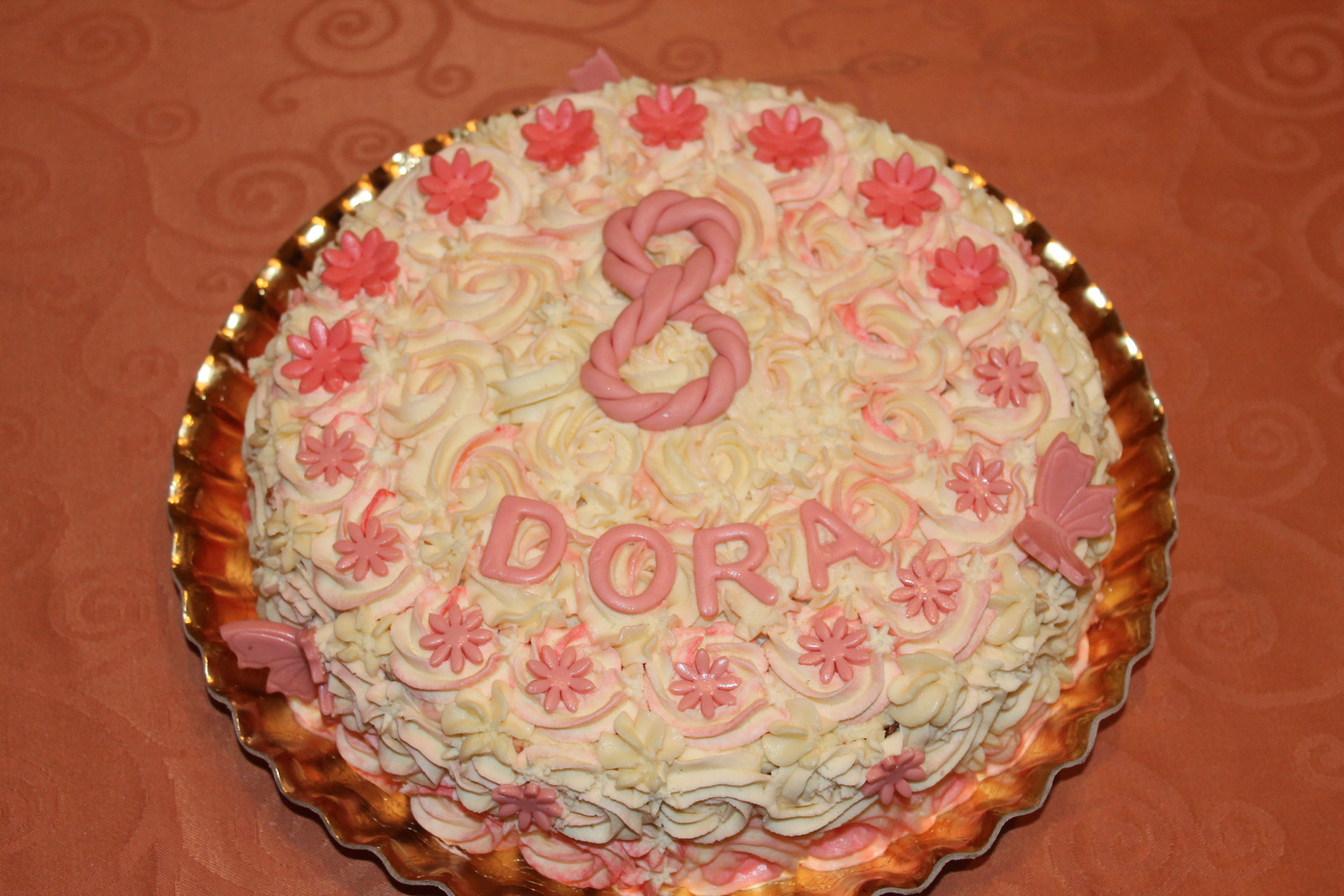 Torta s ružicama od ganachea