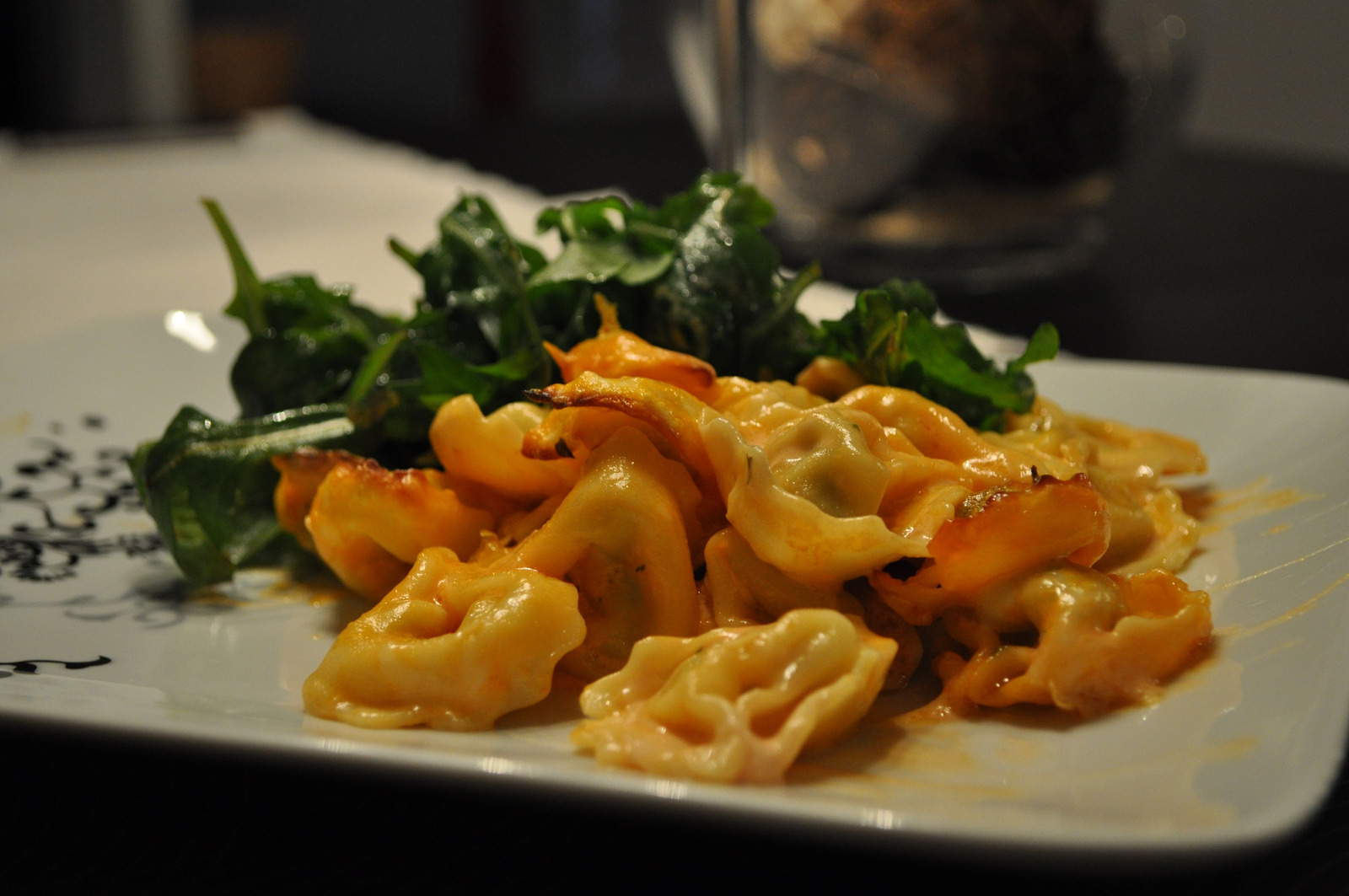 Zapeceni tortellini u slasnom umaku