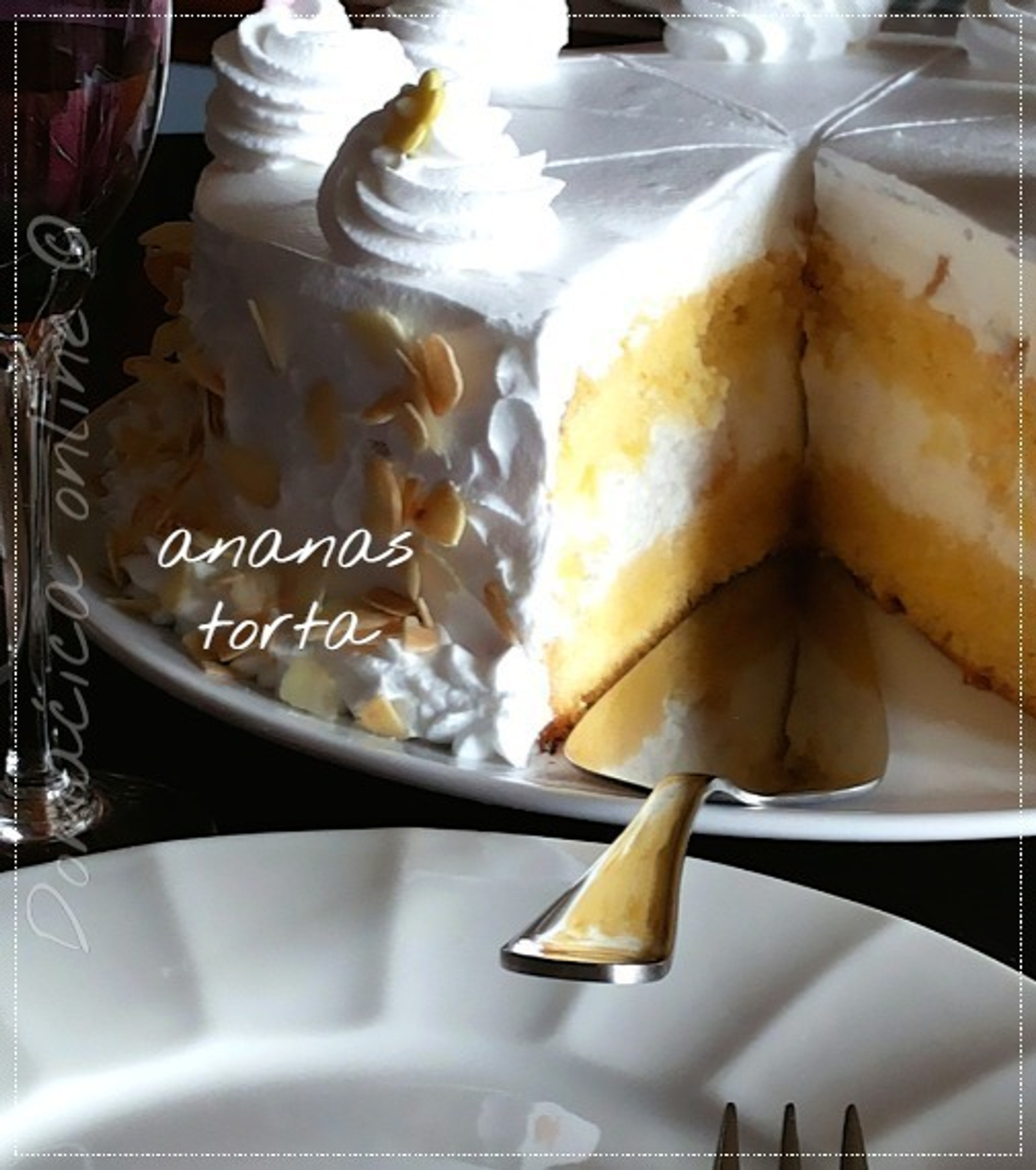 Lagana voćna torta s ananasom