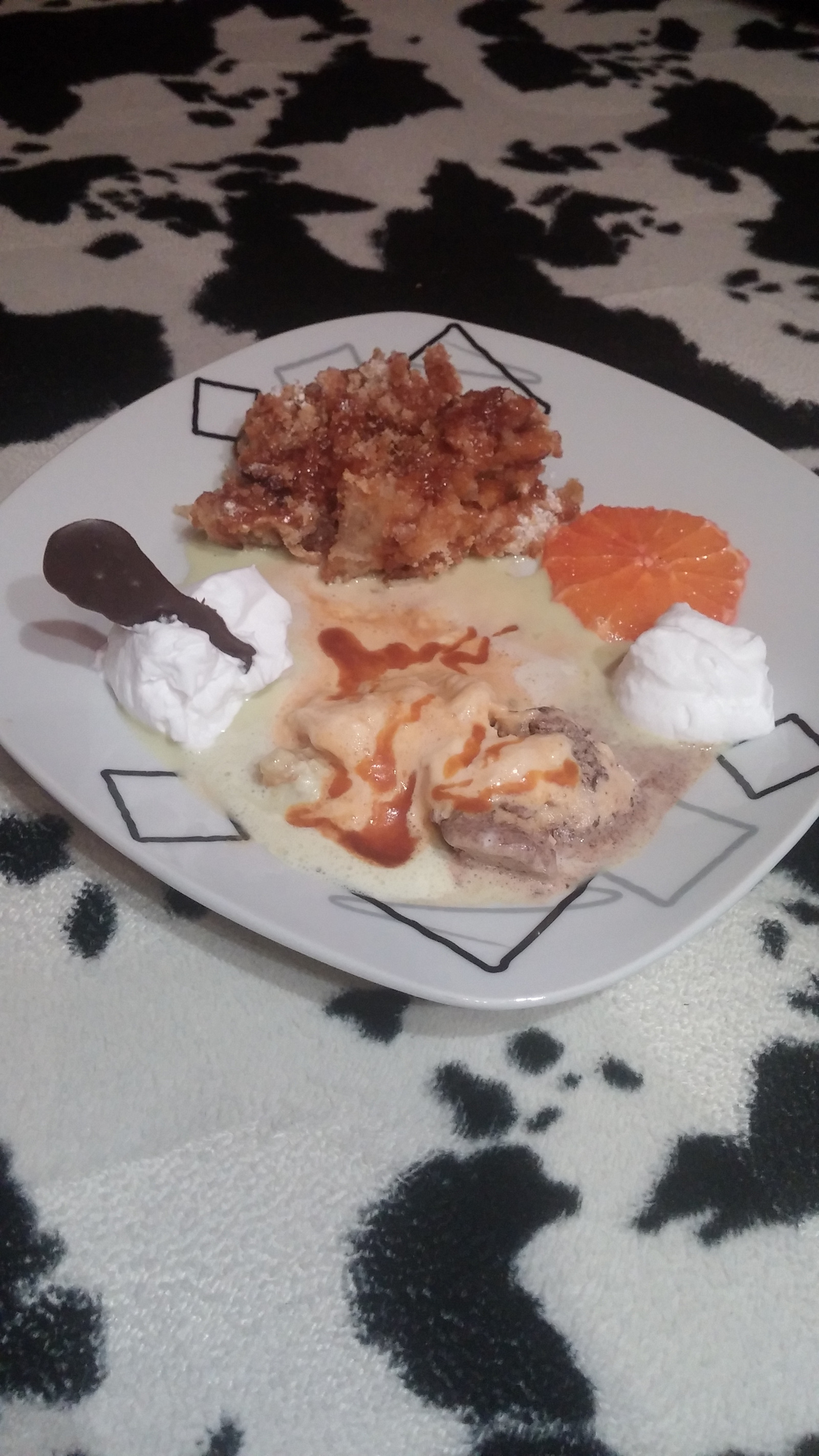 Crumble monkey pie/orange carpaco/ice cream