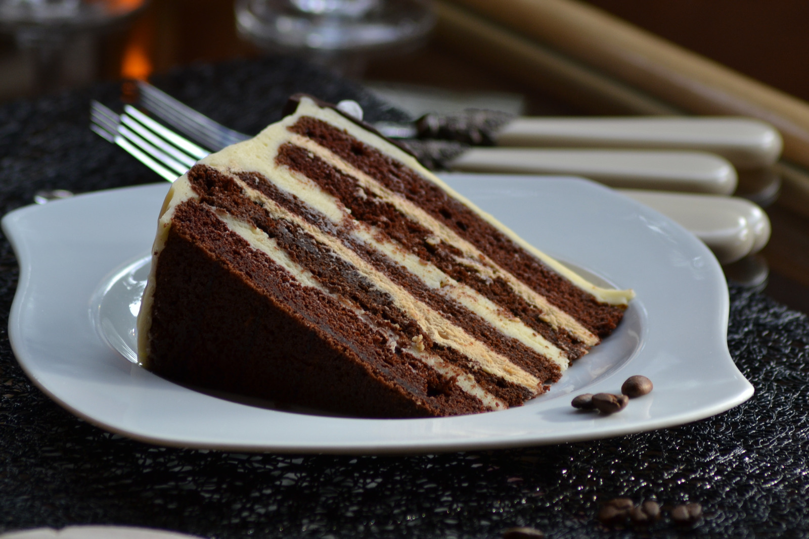Cokoladna torta sa maslacem od kikirikija i maršmeloa