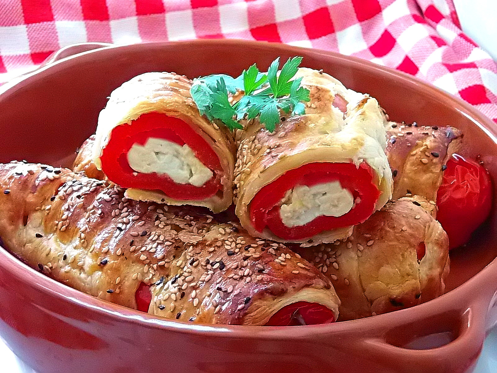 Milföylü Biber Sarma /punjene paprike u lisnatom