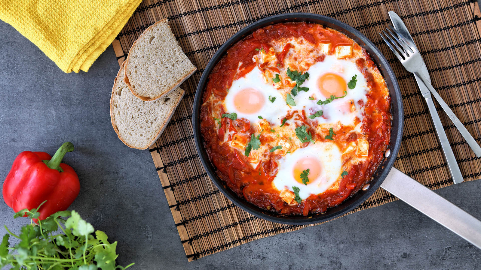 Shakshuka sa feta sirom