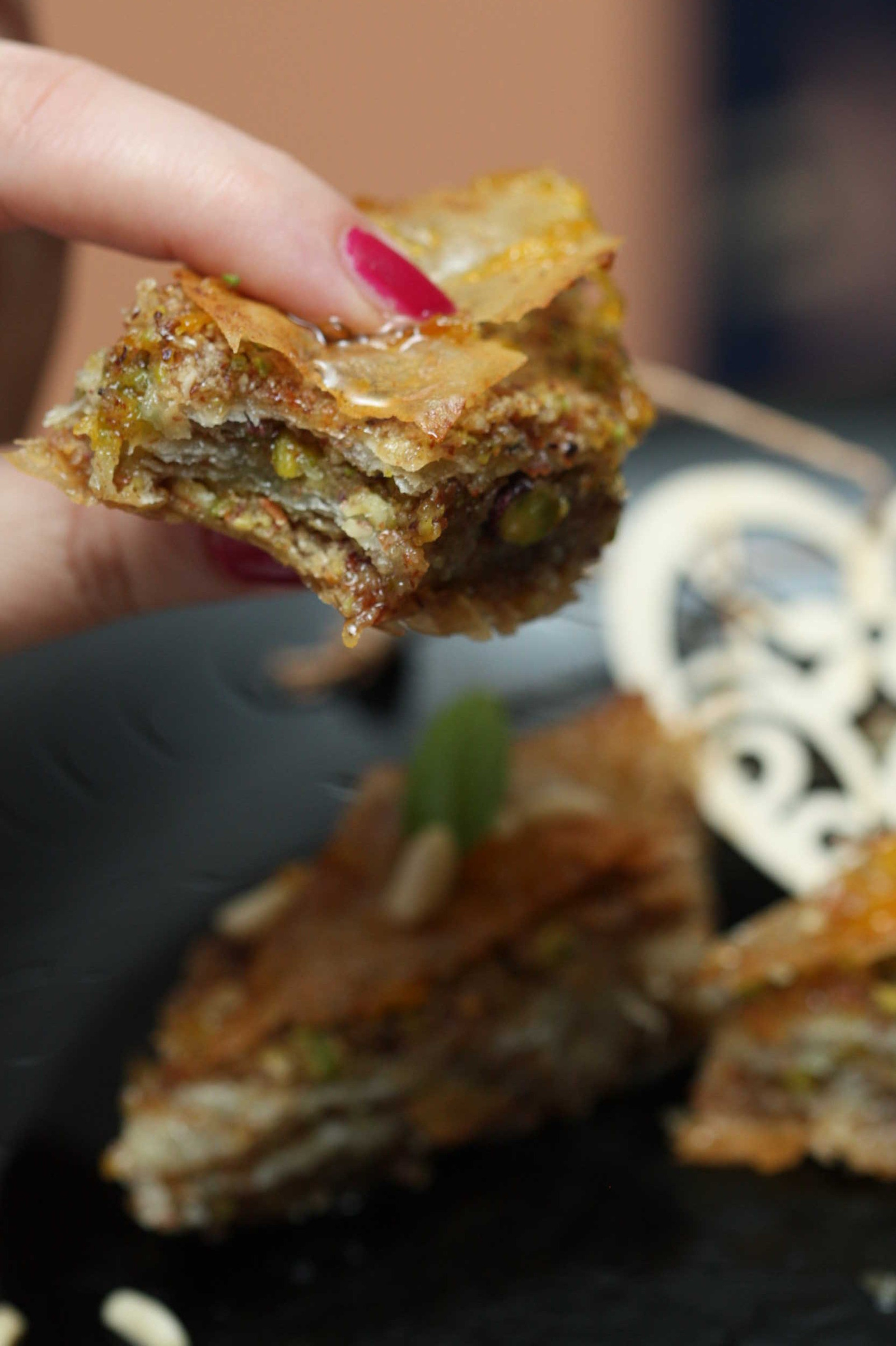 Baklava od pistacija i badema sa sirupom od kardamoma i narance