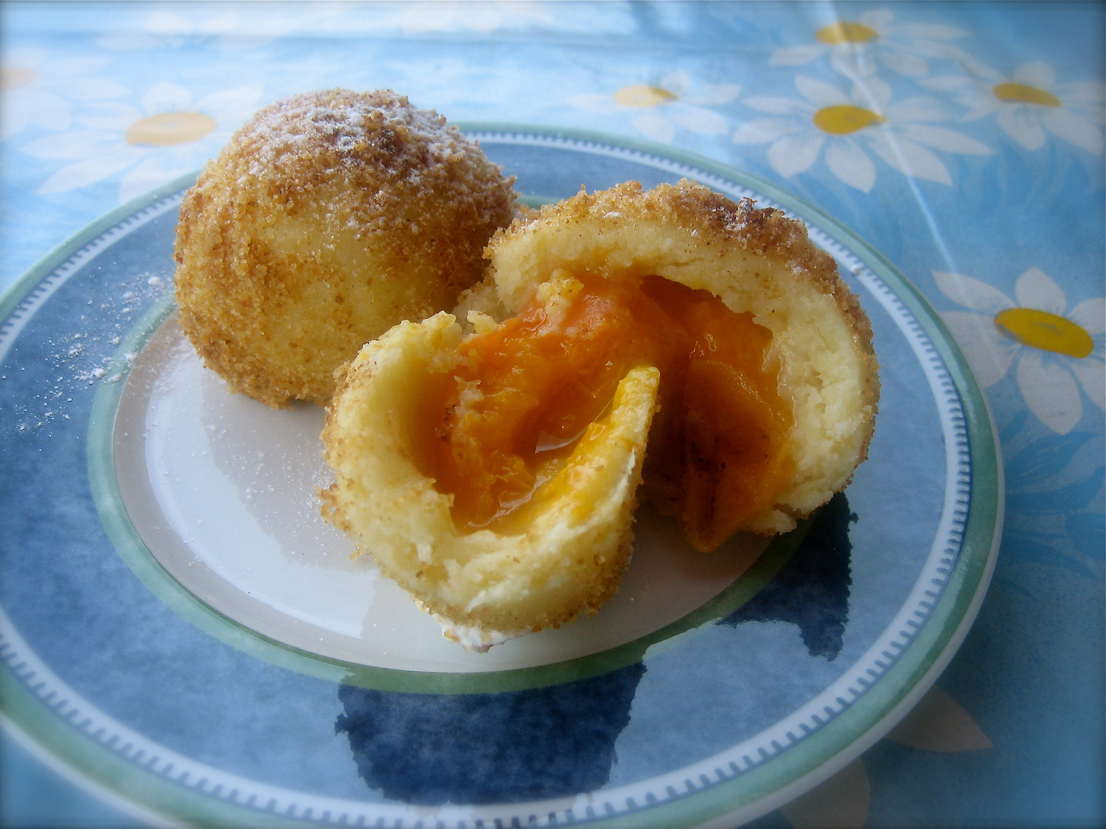 Okruglice sa marelicama (marillenknödel)