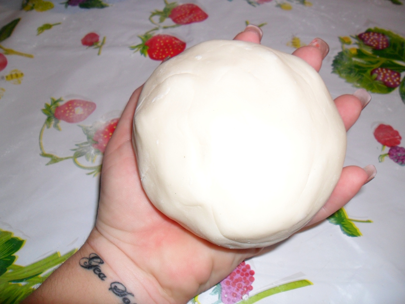 Fondan(masa za oblaganje torti i izradu figurica)