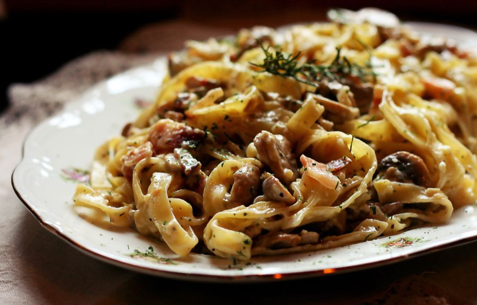 Tagliatelle u umaku od šampinjona i pancete