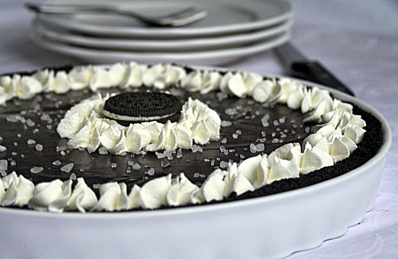 Oreo tart sa čokoladom i karamelom