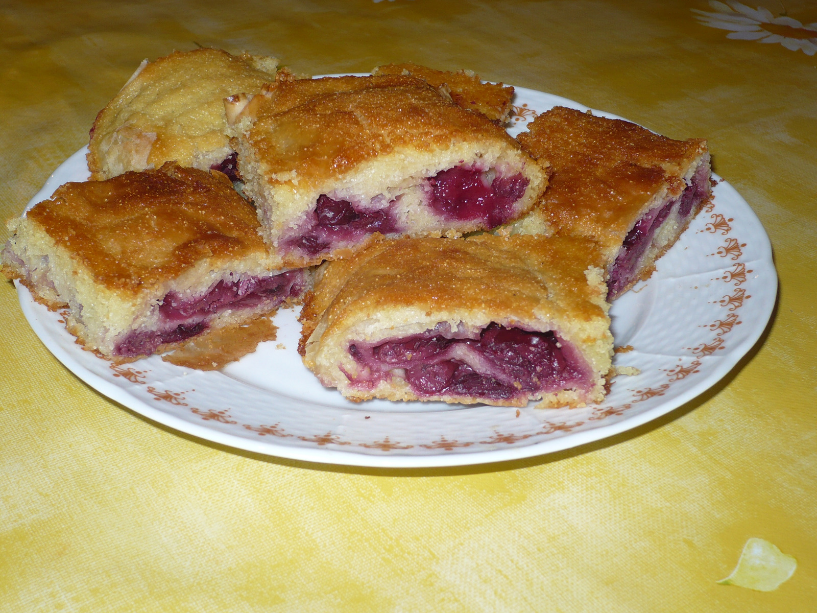Pita s višnjama i grizom
