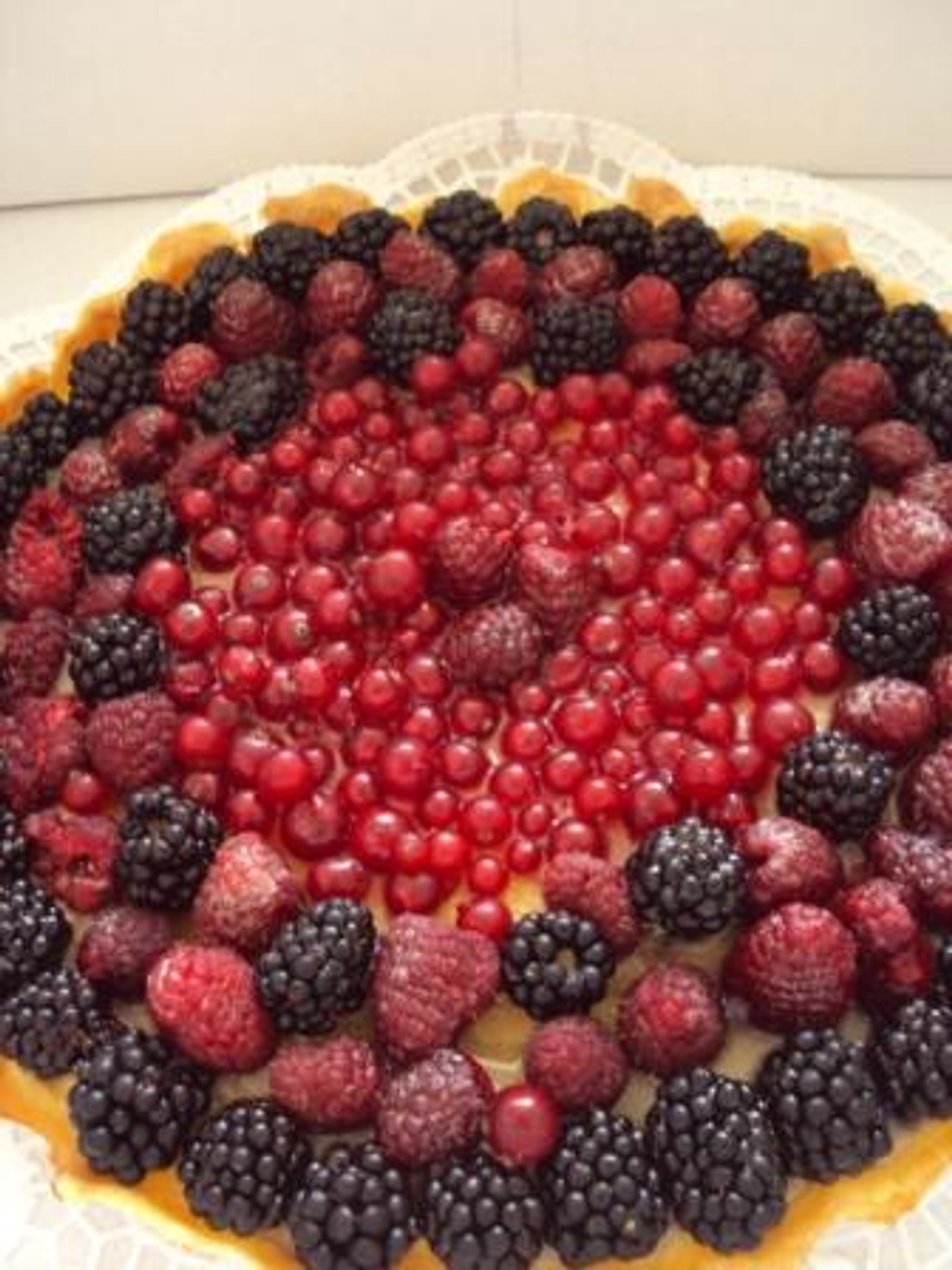 tart s šumskim voćem