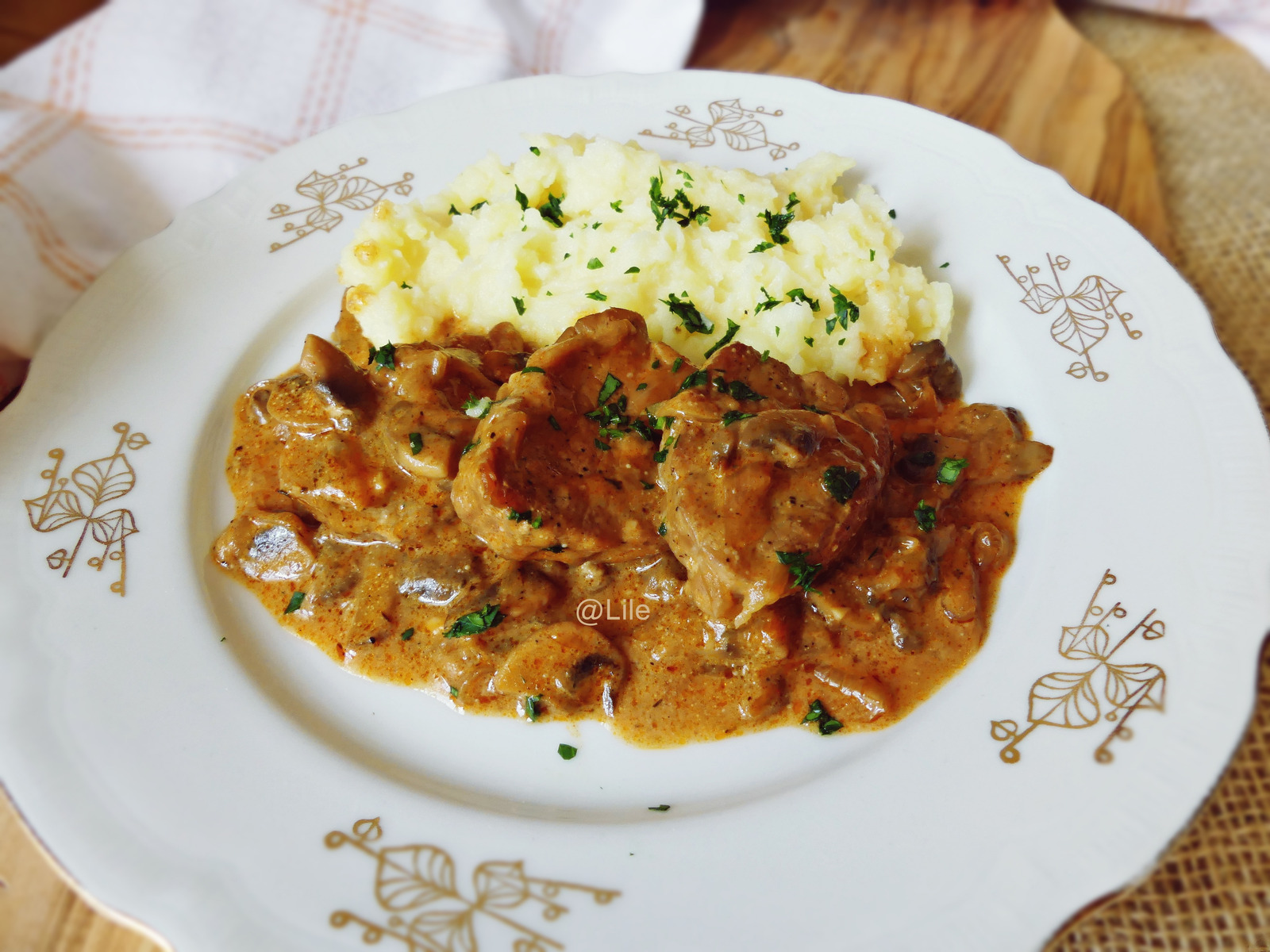 Svinjski lungić u umaku od šampinjona