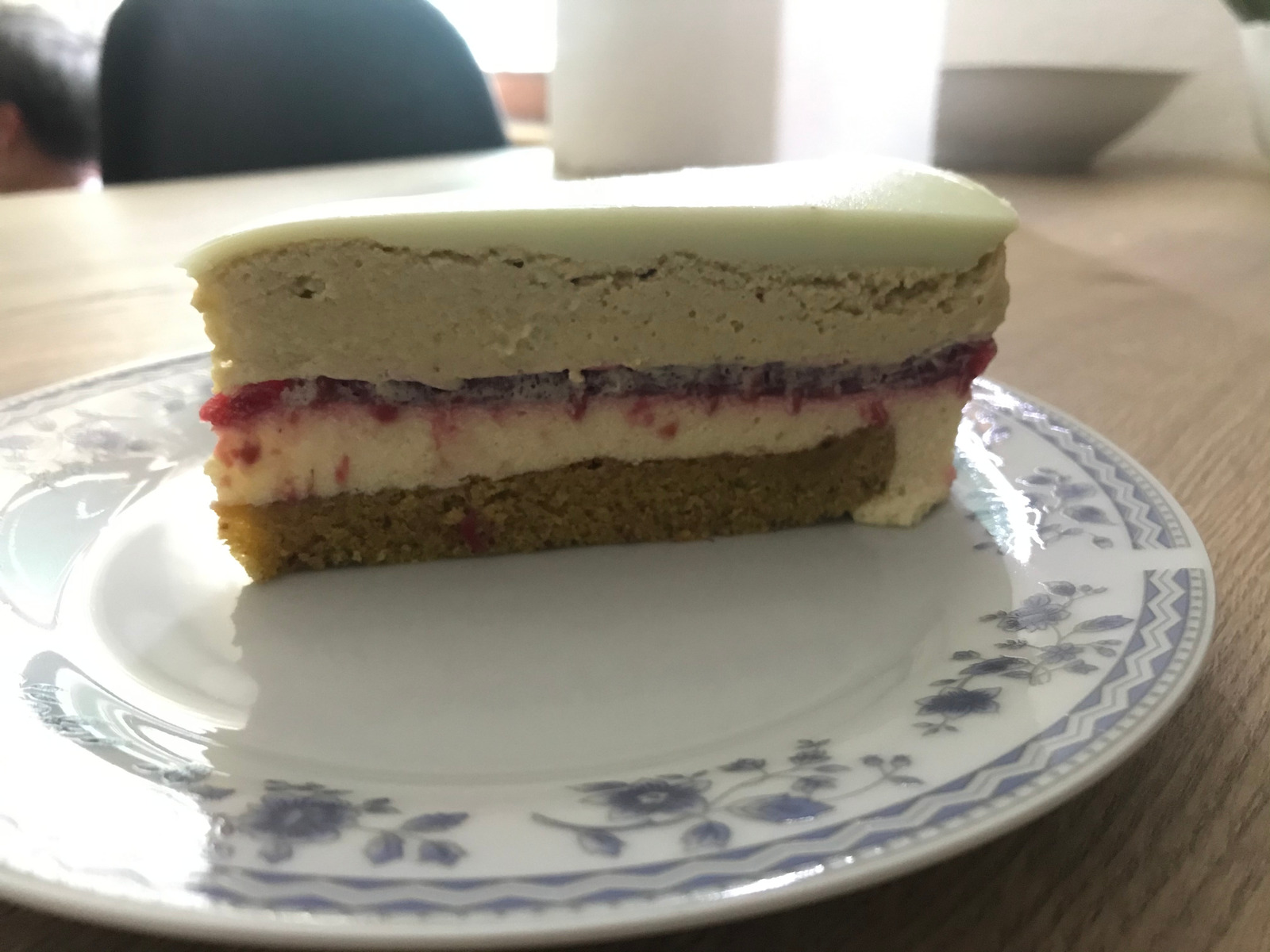 Torta sa kremom od vanilije I pistacija