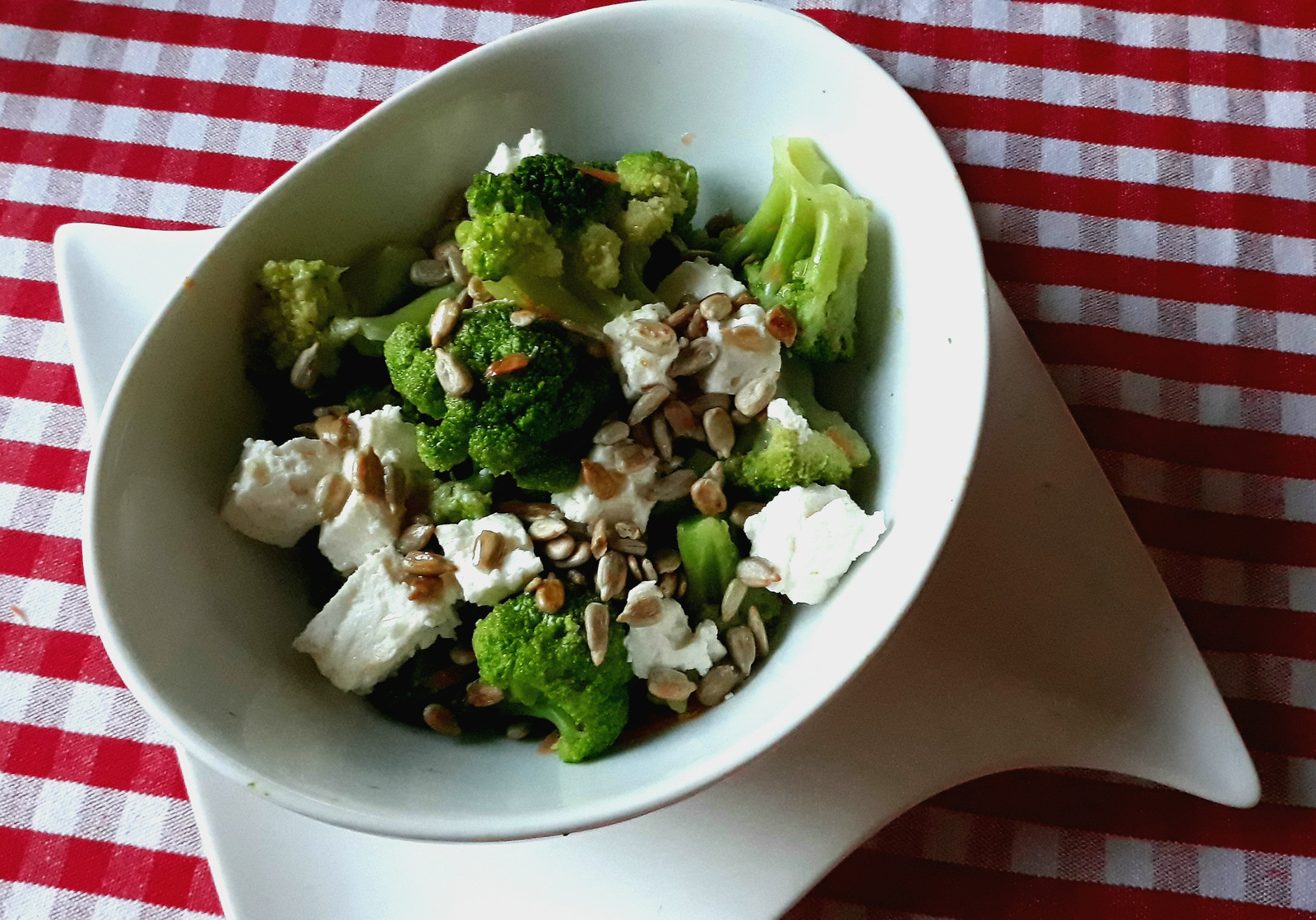 Salata od brokule(2 recepta)