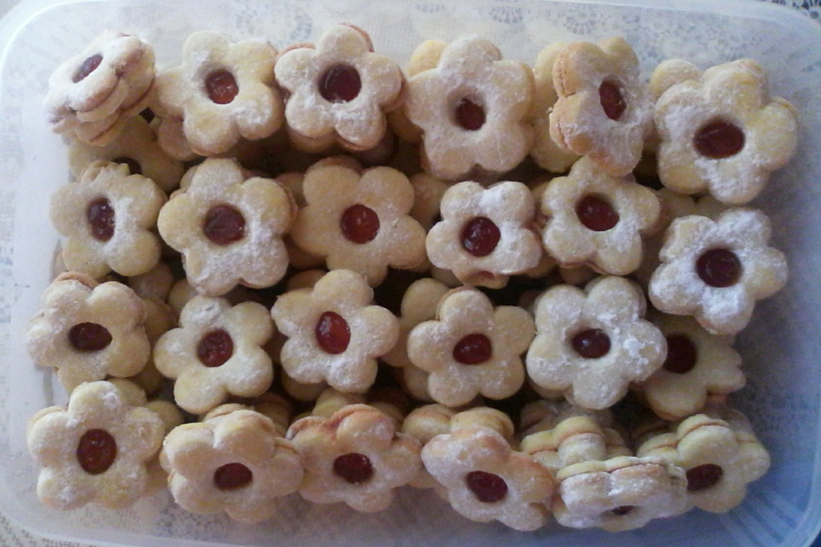 Cvjetići s marmeladom (zvjezdice, linzeri)
