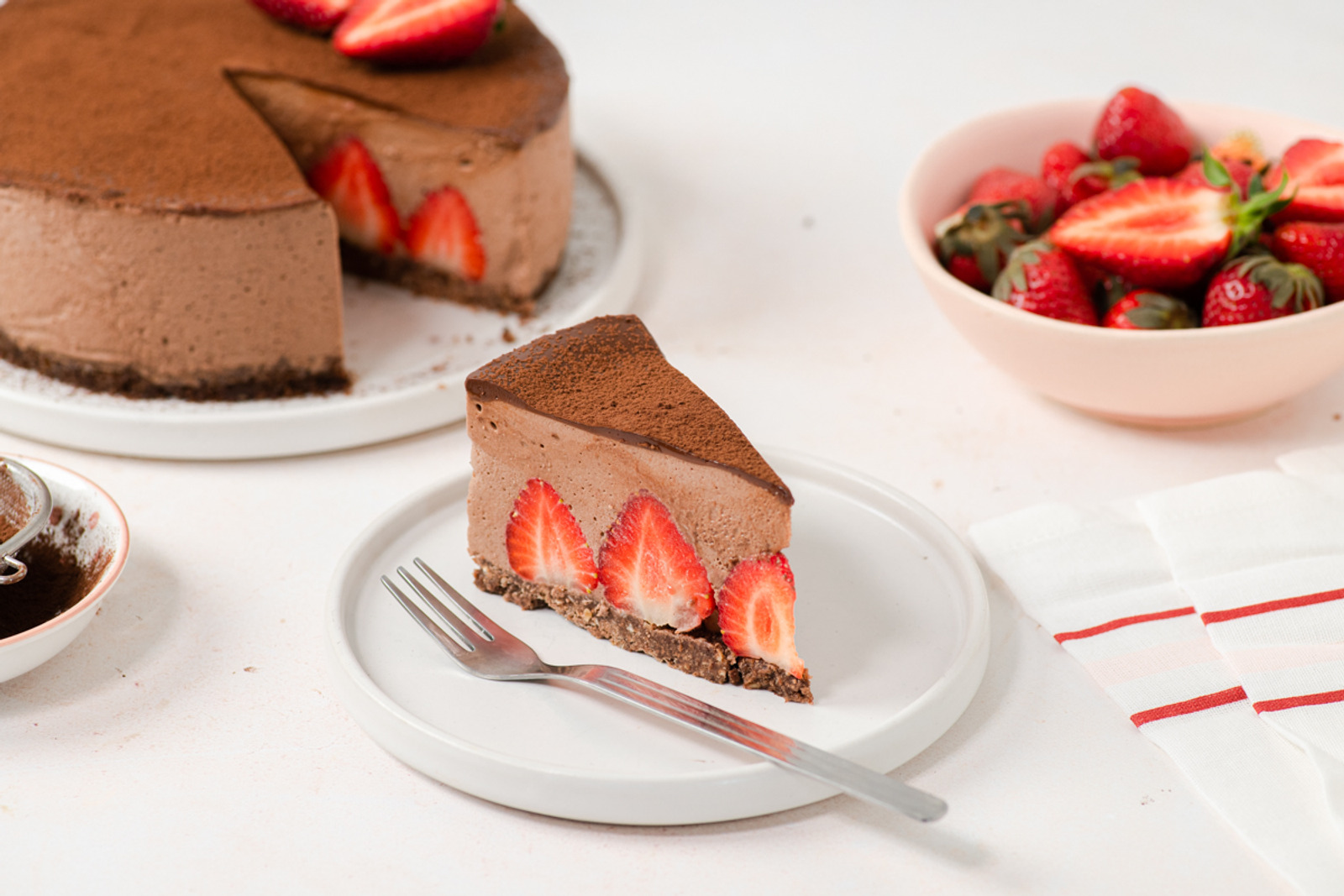 Čokoladna mousse torta s jagodama