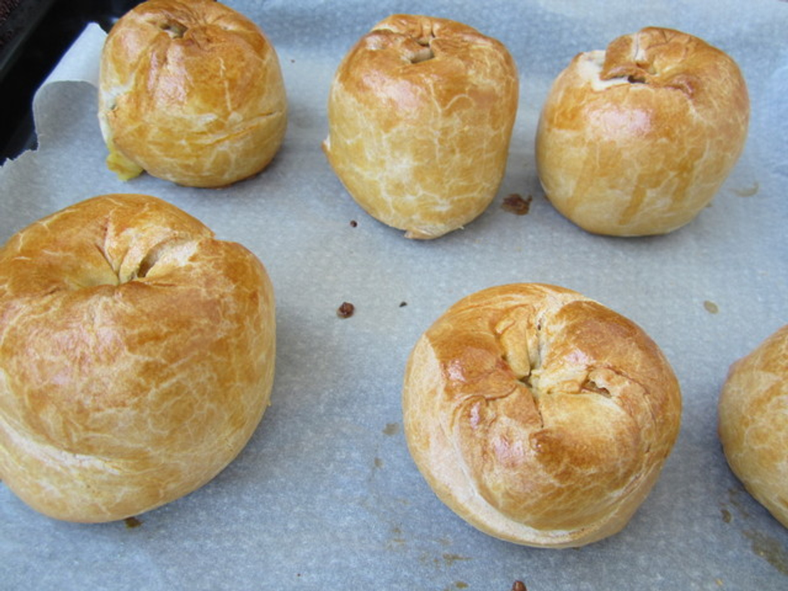 Jevrejski zamotuljci punjeni krompirom i lukom (knish)