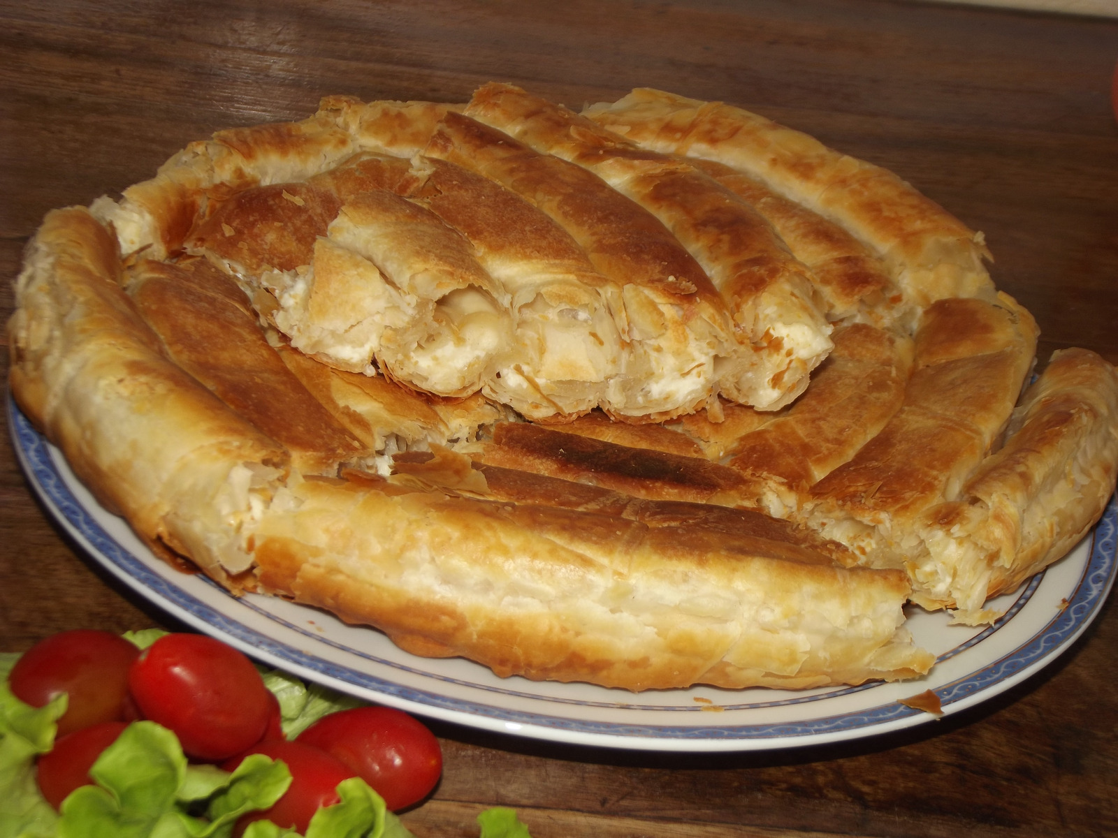 Pita sa sirom od gotovih kora