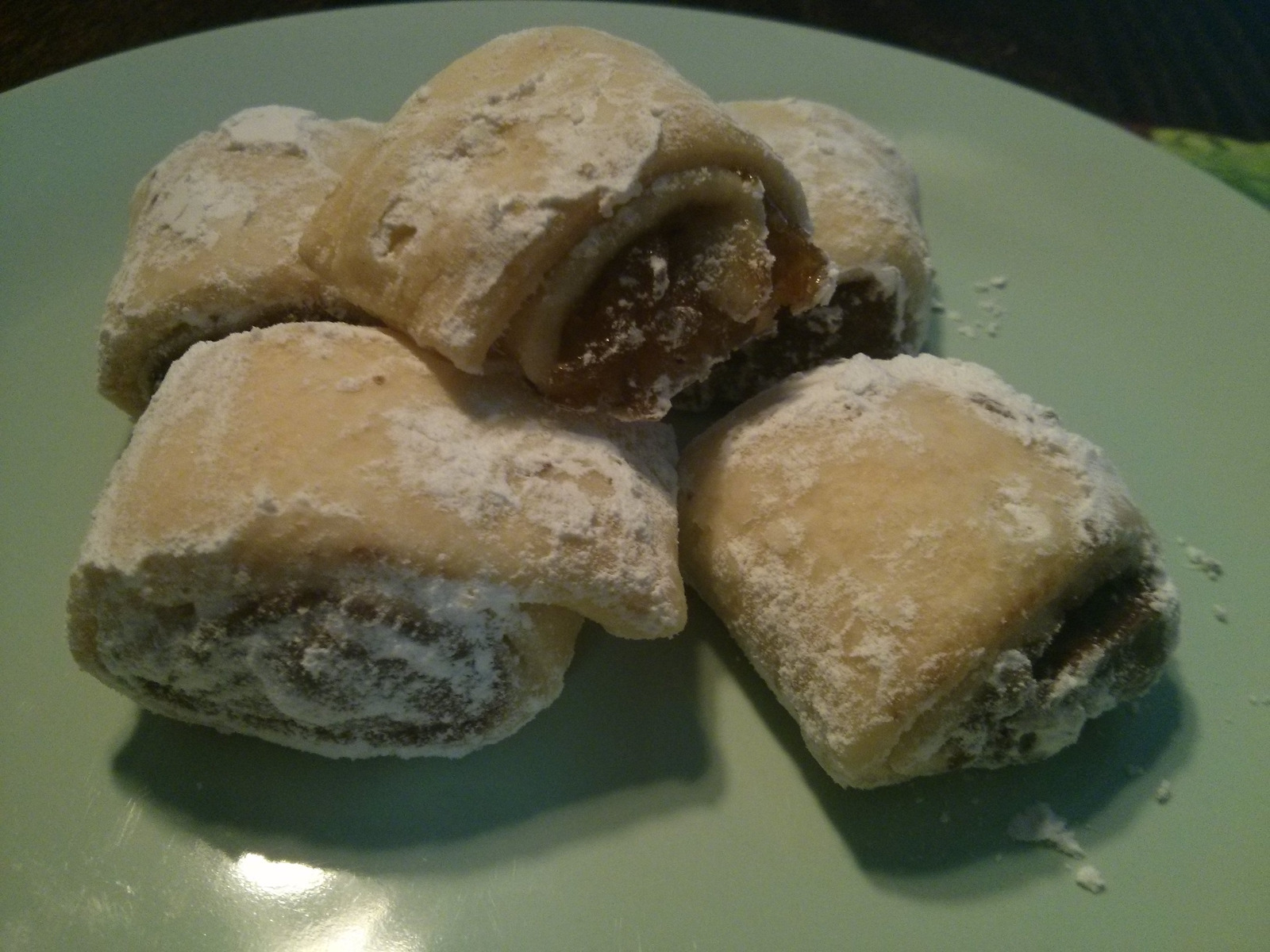 Mini strudlice sa nutelom/dzemom i orasima