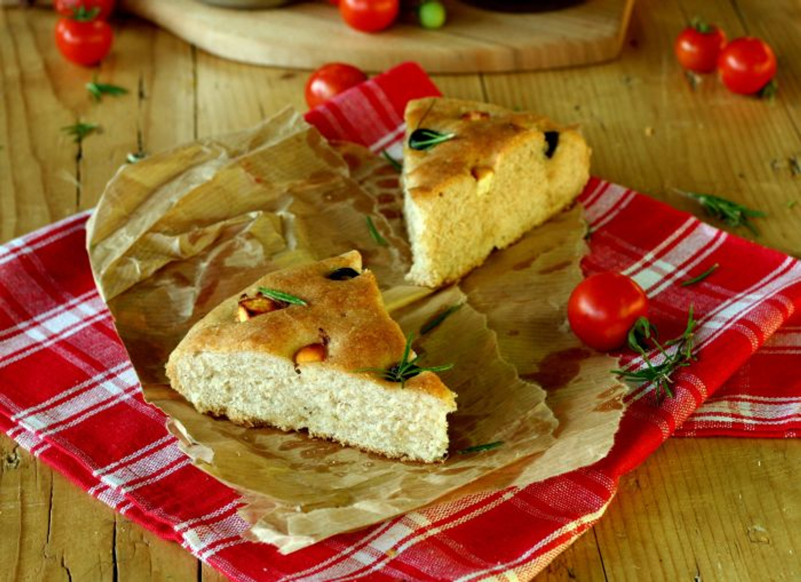 Focaccia s feta sirom i maslinama