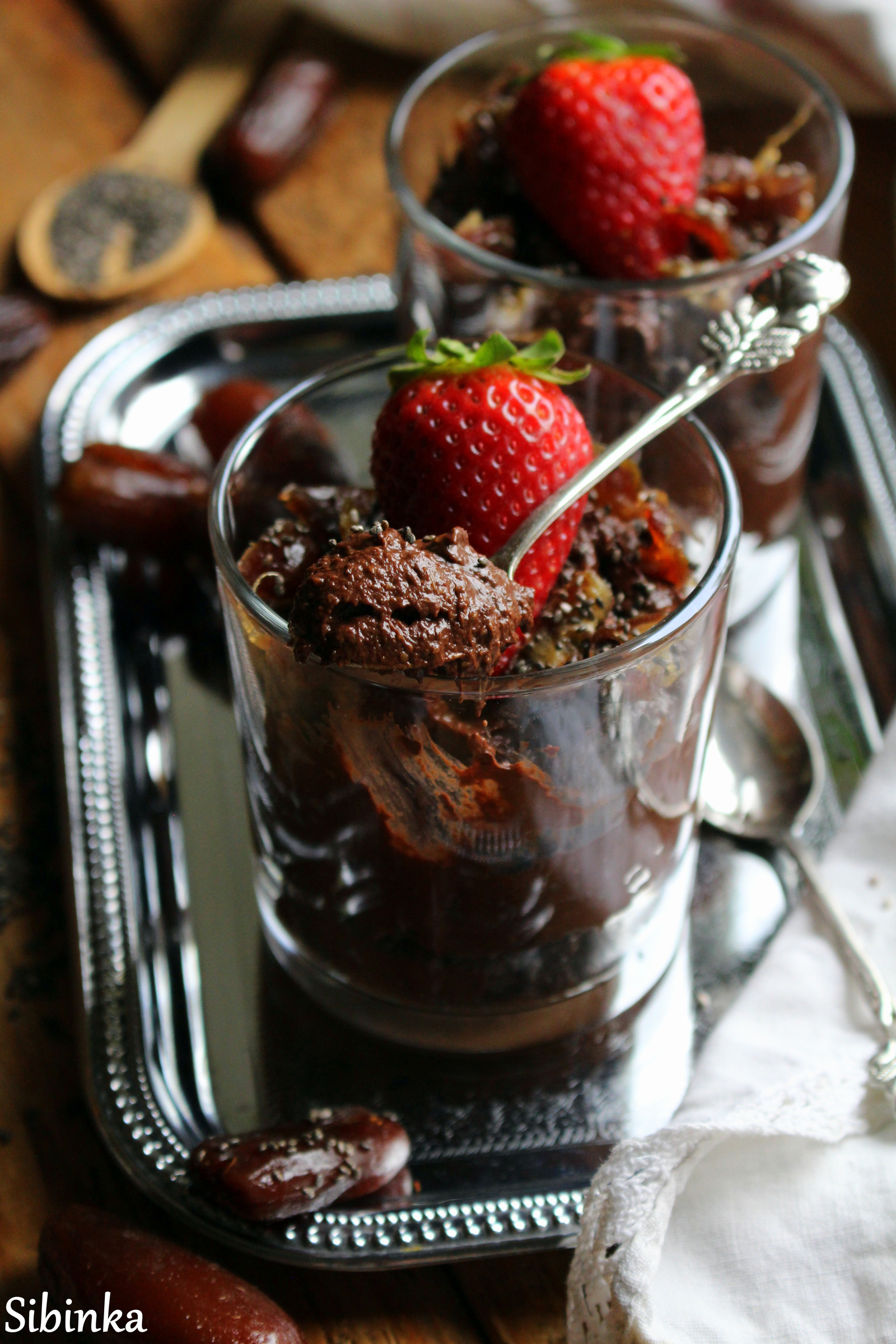 cokoladni avokado chia puding