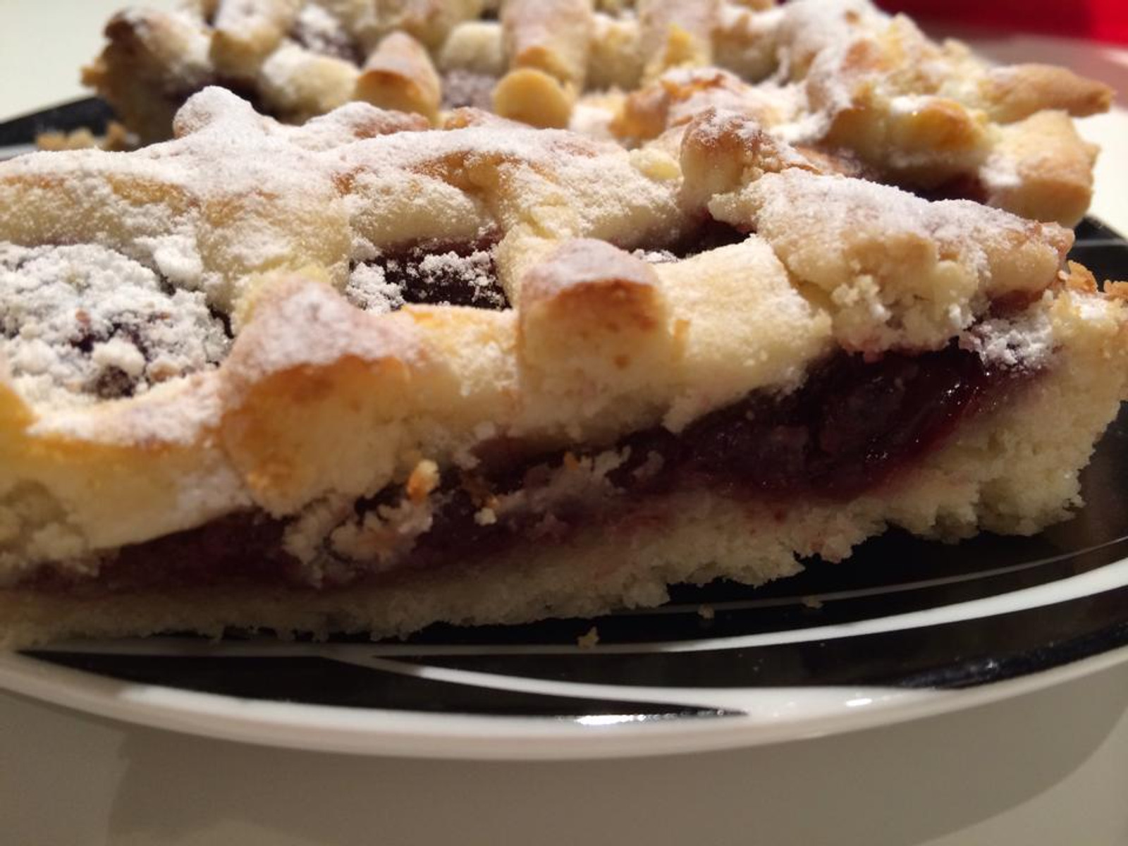 mali tart s visnjama