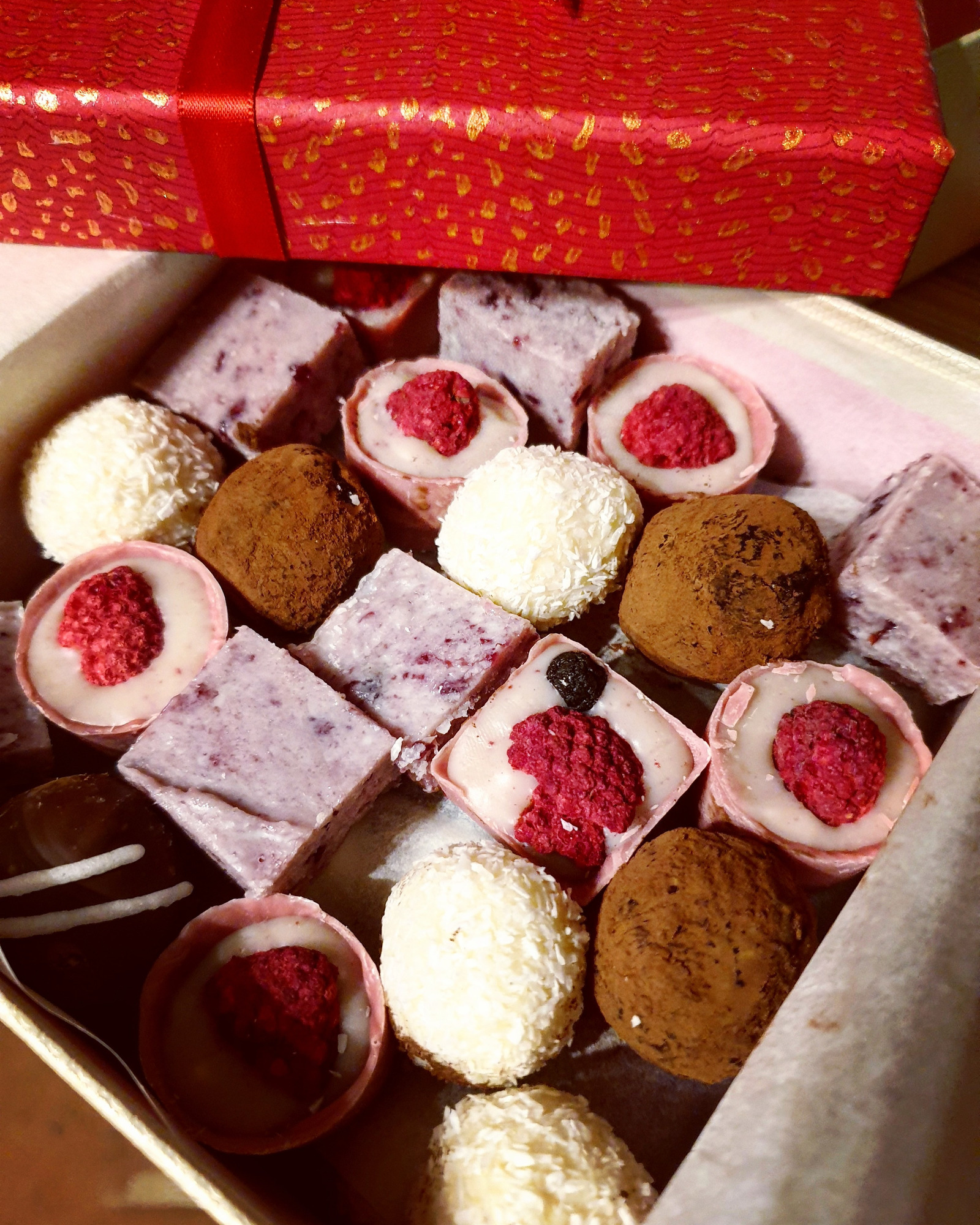 Choco box domace praline i fudge za poklon