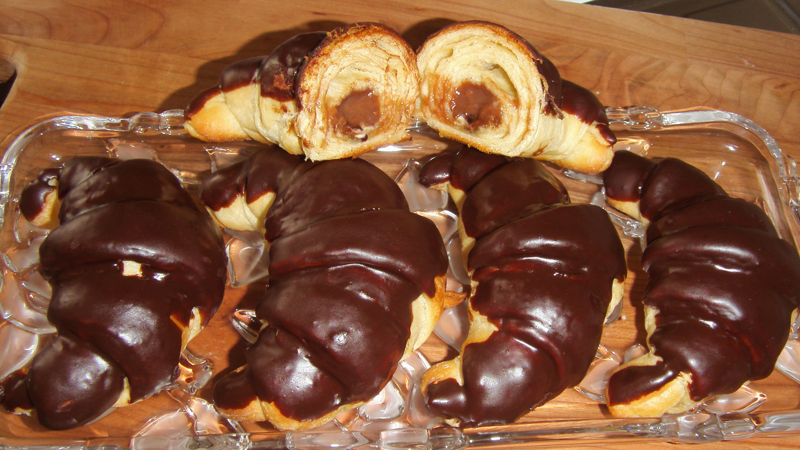 Cokoladni, punjeni kroasani
