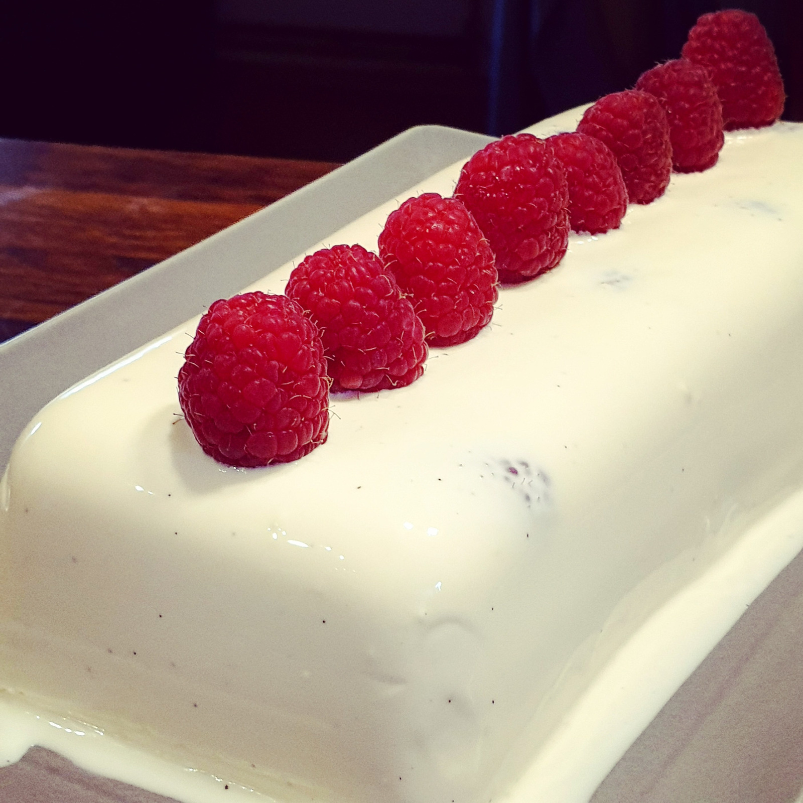Kremasta pannacotta s malinama
