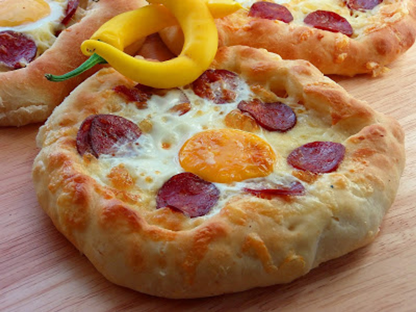 Sucuklu Pide/pide sa kobasicom