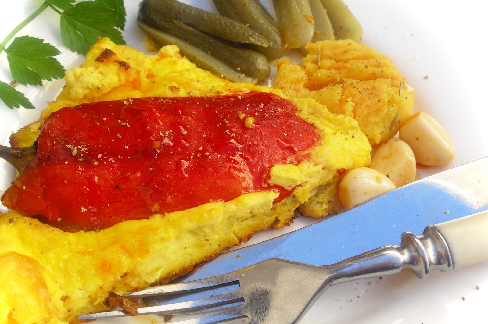 PECENA PUNJENA I ZALIVENA PAPRIKA