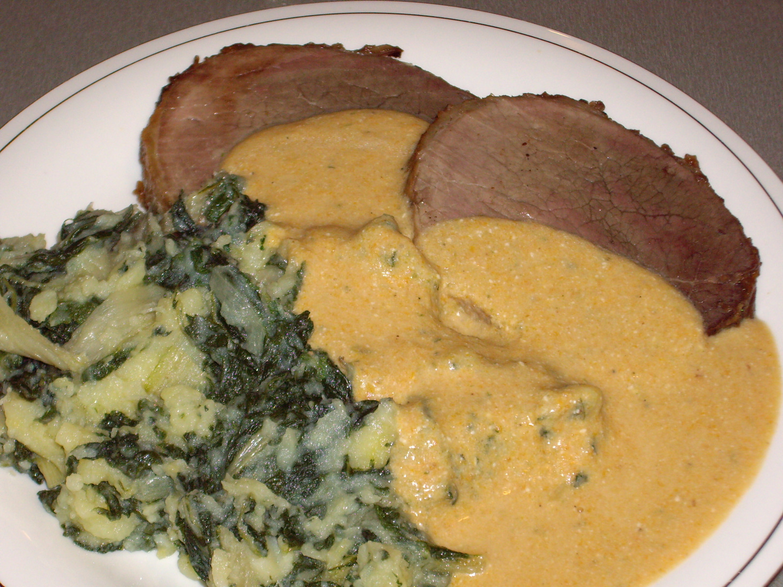 Pečena junetina (roast beef)