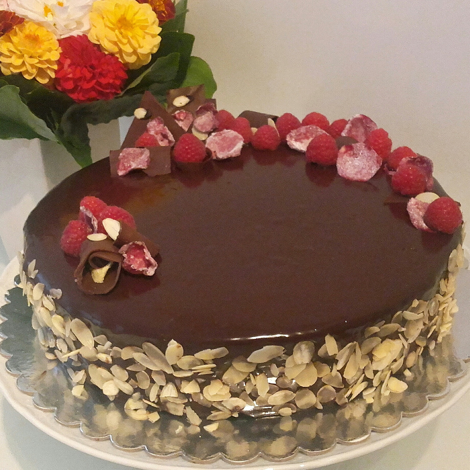 Čokoladna mousse torta s malinama1