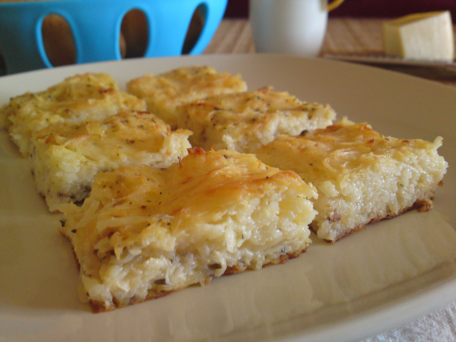 Gratinirani naribani krumpiri sa sirom