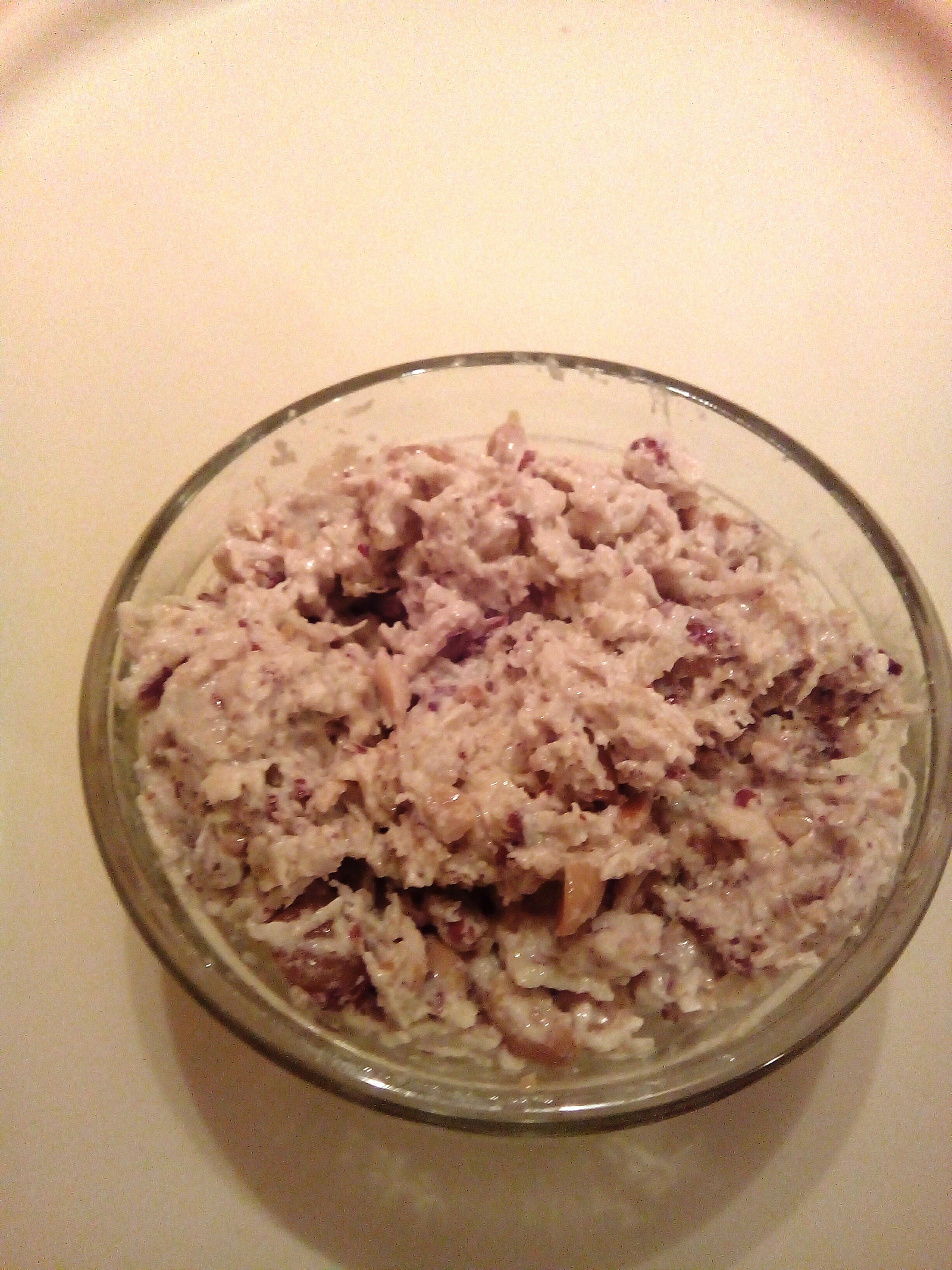 Kikiriki salata sa piletinom