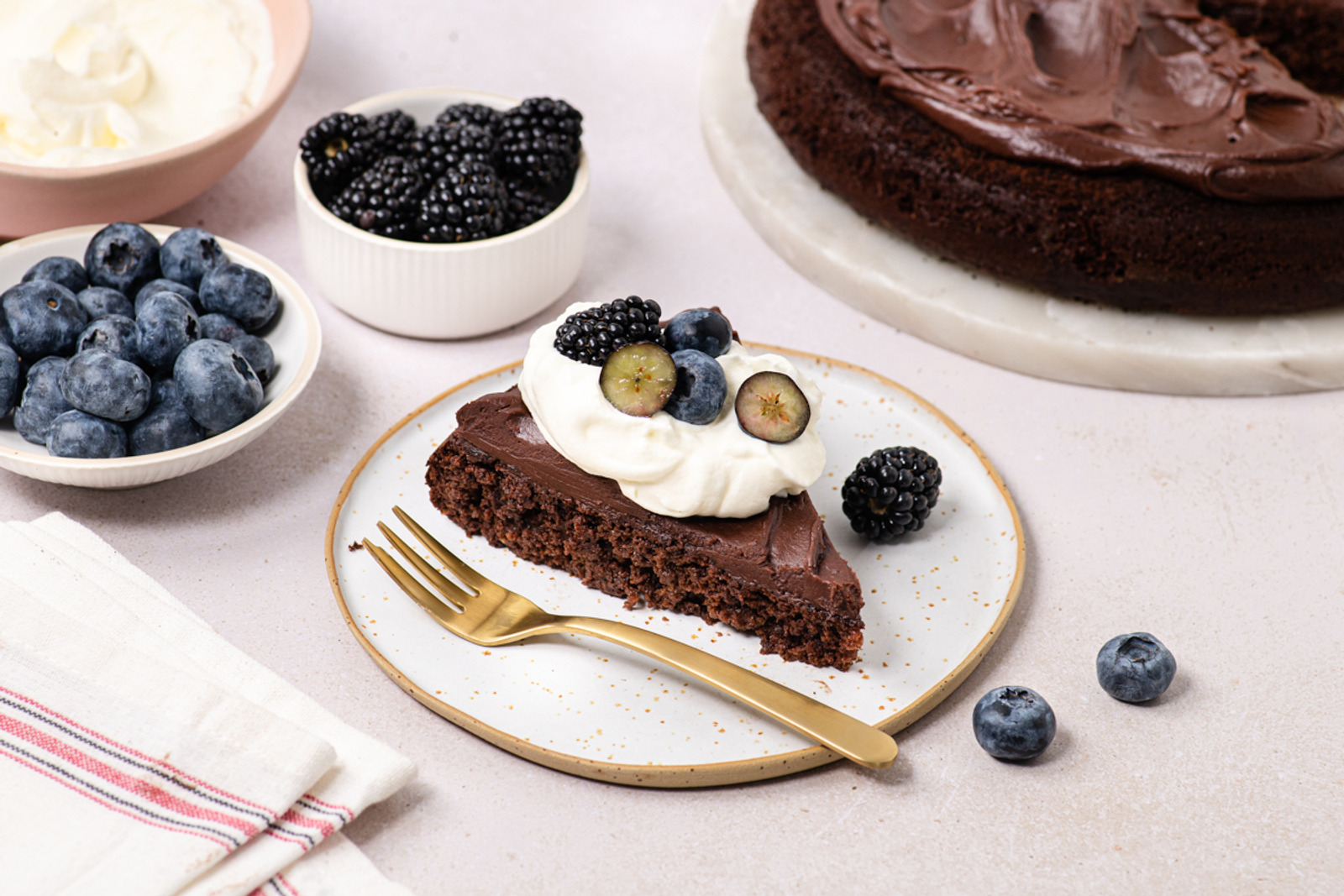 Brza i sočna čokoladna torta iz tave