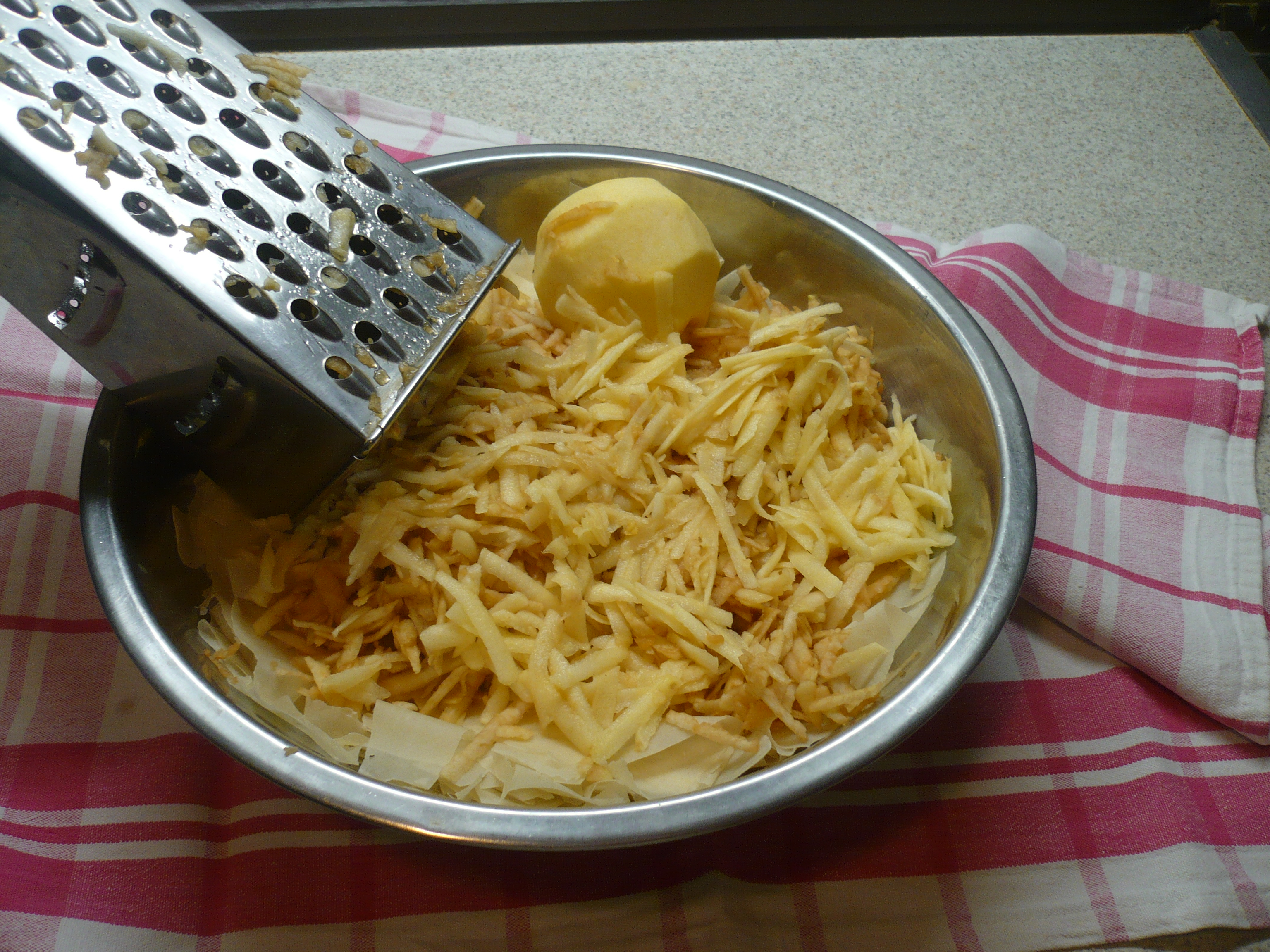 Potrgana pita.jpg
