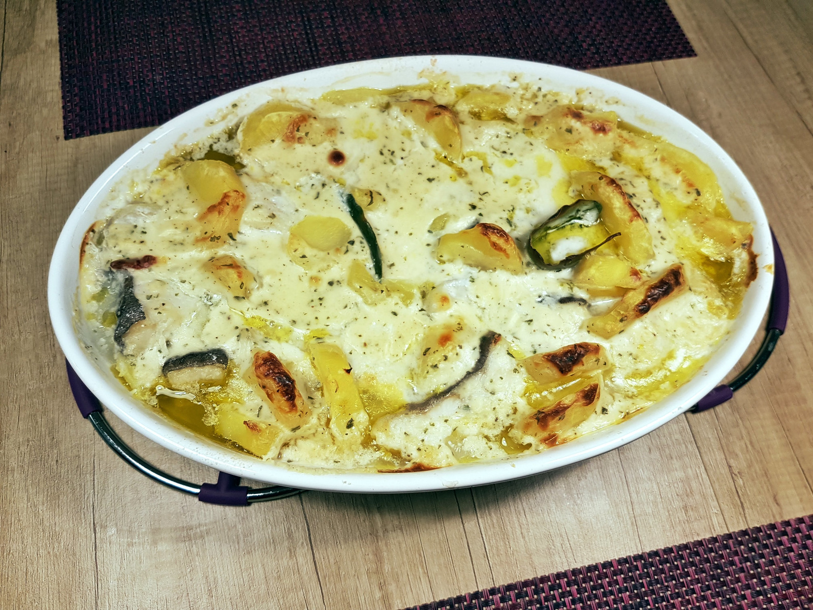 Zapečeni usoljeni bakalar (sa bešamelom)