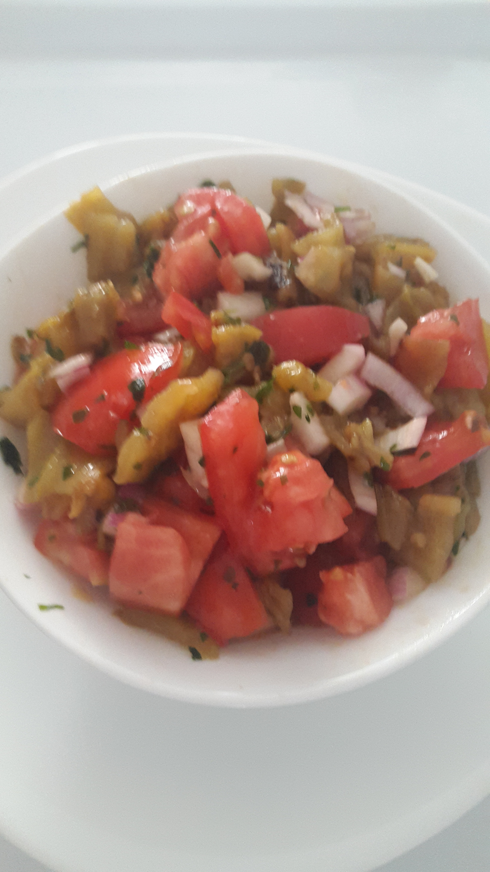 Salata od pecenih paprika