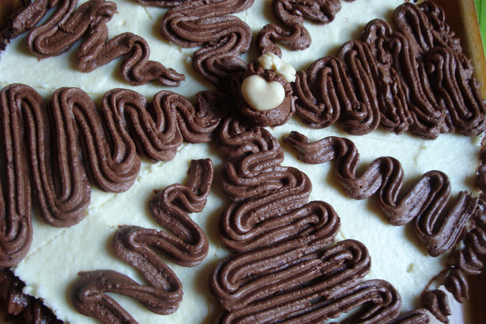 Dvostruko čokoladna jednostavna torta