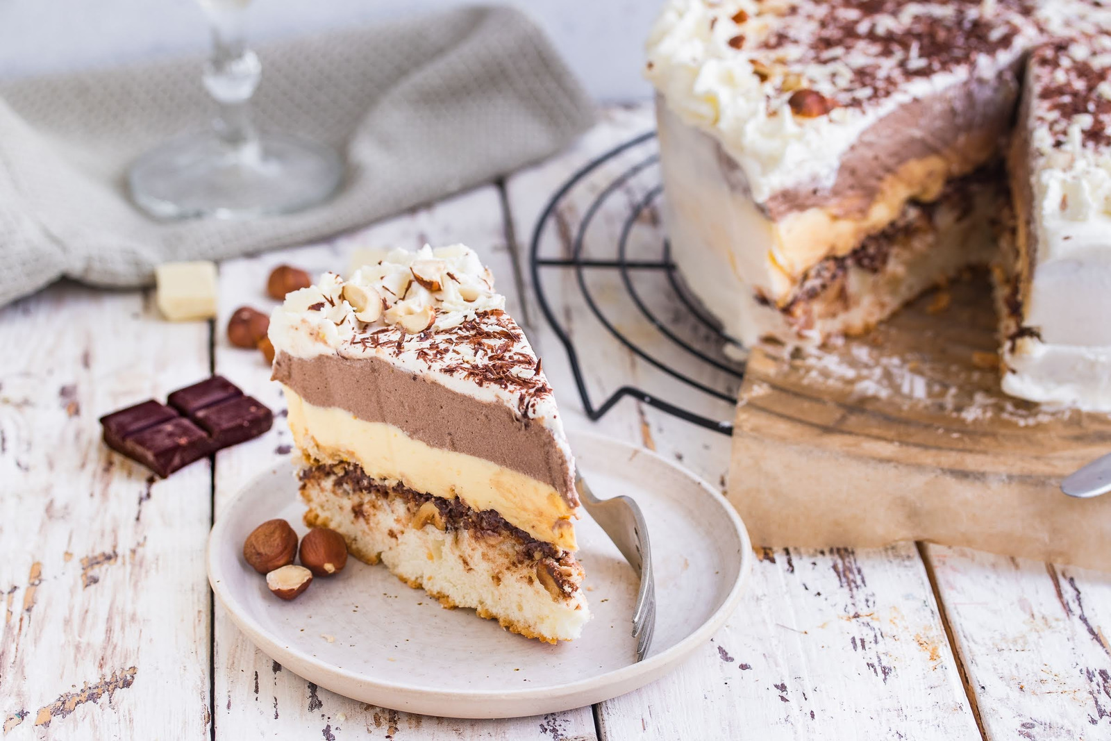 Monte torta s lješnjacima, čokoladom i vanilijom