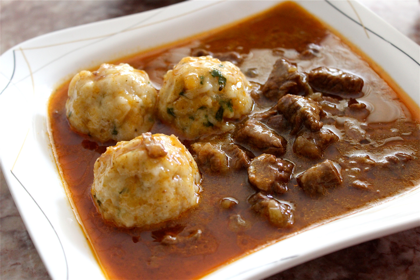 Semmel knödel (knedle od kruha)