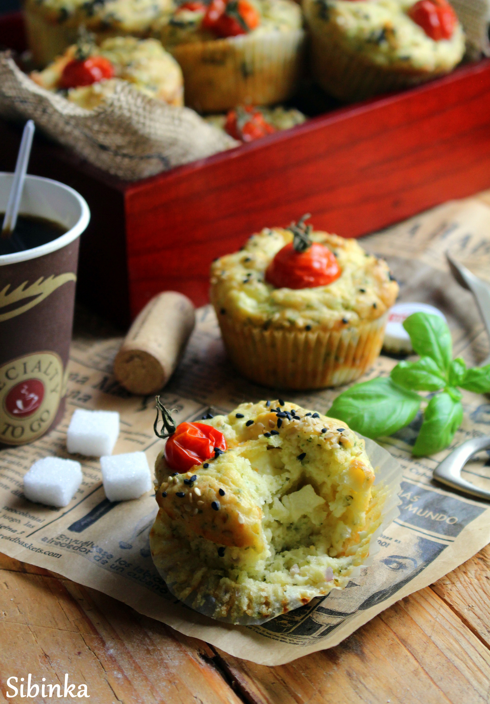 Muffins sa biljkama i feta sirom