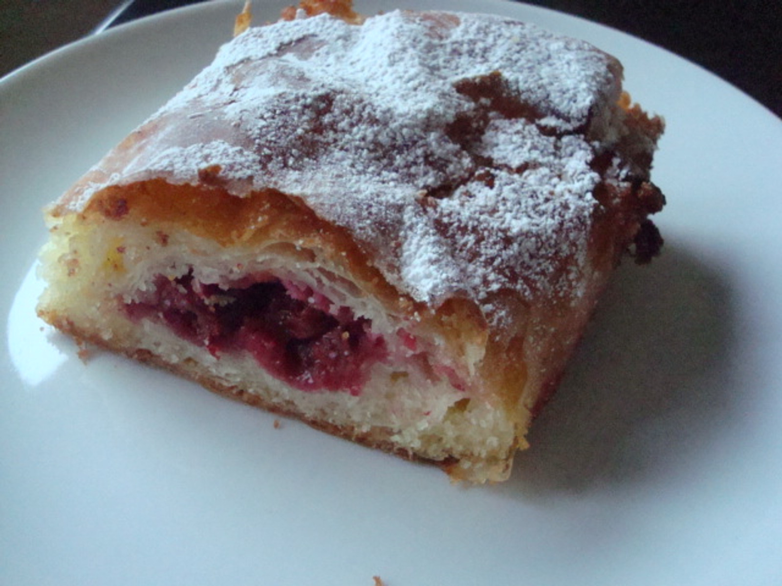 Griz štrudla od višanja