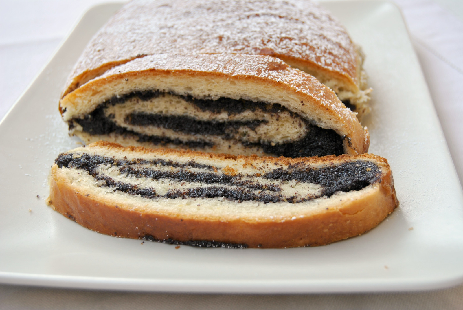Štrudle (s orasima, lješnjacima, makom)