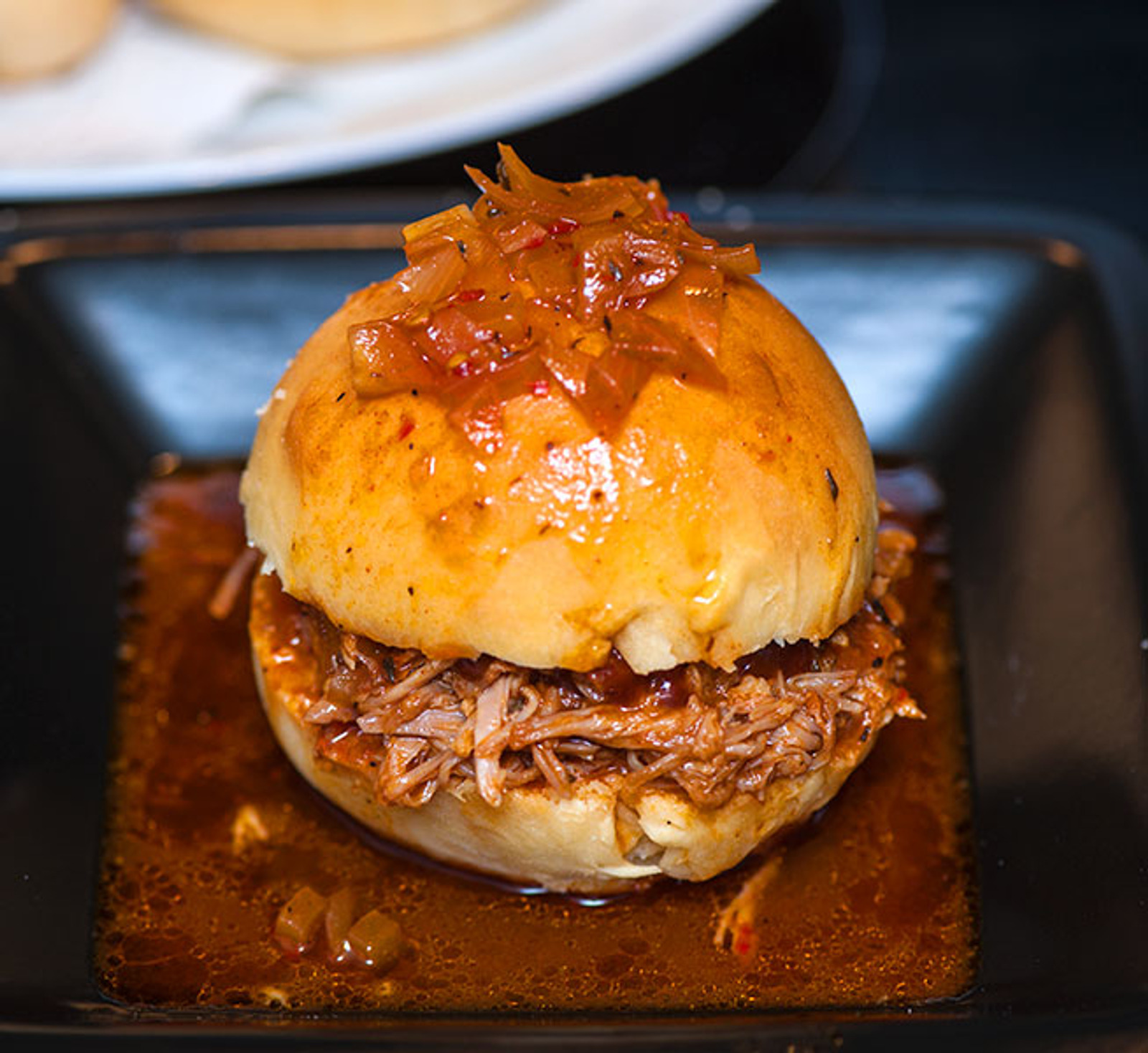 TEXAS PULLED PORK - raskomadano svinjsko meso s umakom