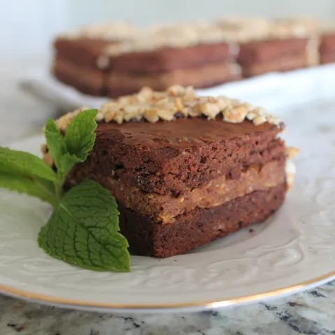 Brownies sa hrskavim nadjevom od kikiriki maslaca