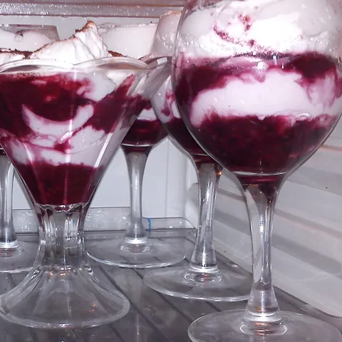 Šumski desert u čaši