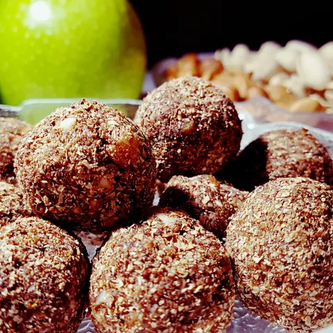 Vegan čoko-rogač kuglice