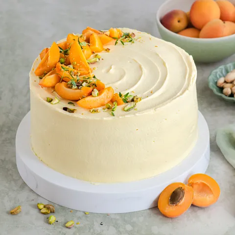 Torta s marelicama i pistacijom