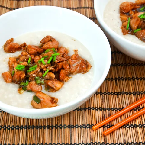 Singapurski chicken congee / kasa od rize sa piletinom